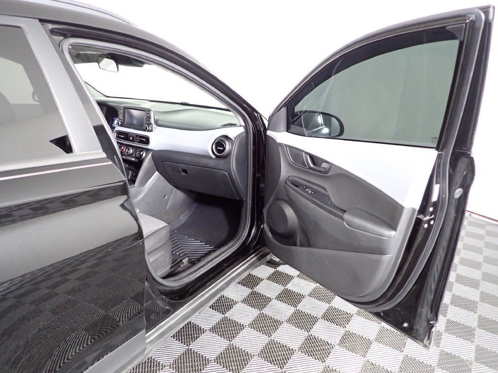 Used 2020 Hyundai Kona SEL AWD/4WD image 35
