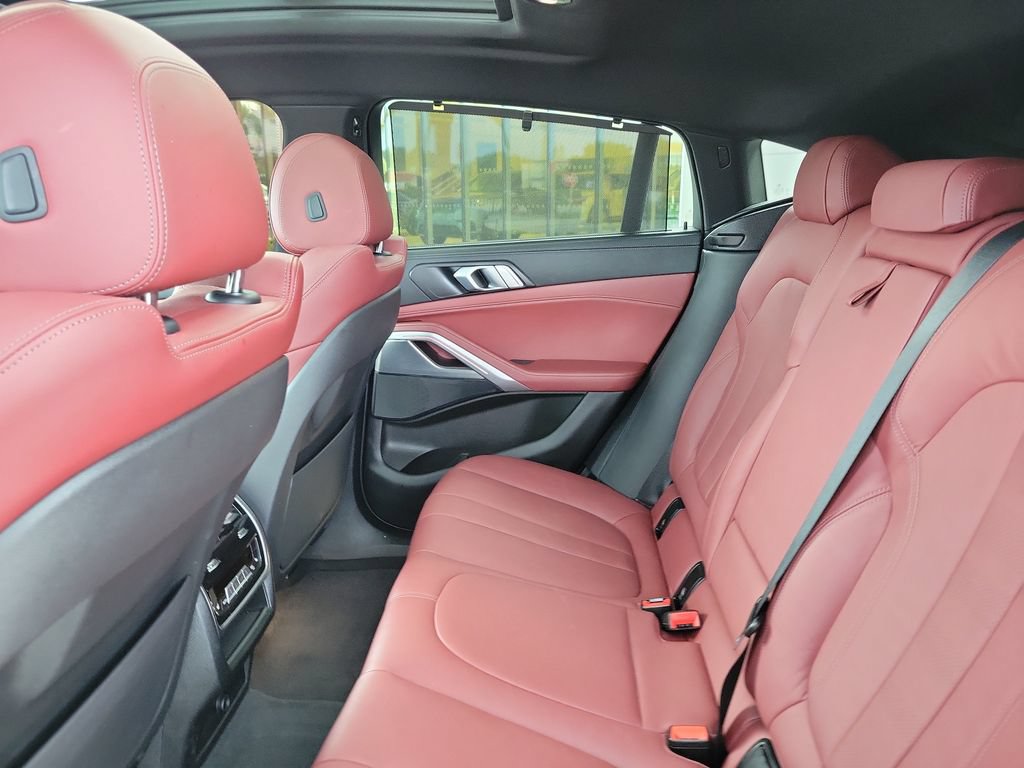Used 2021 BMW X6 xDrive40i AWD/4WD image 16
