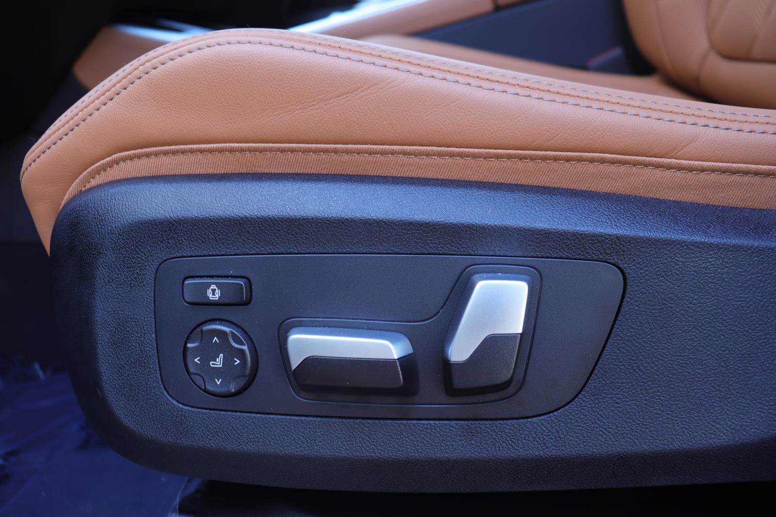 Used 2026 BMW X5 sDrive40i image 27