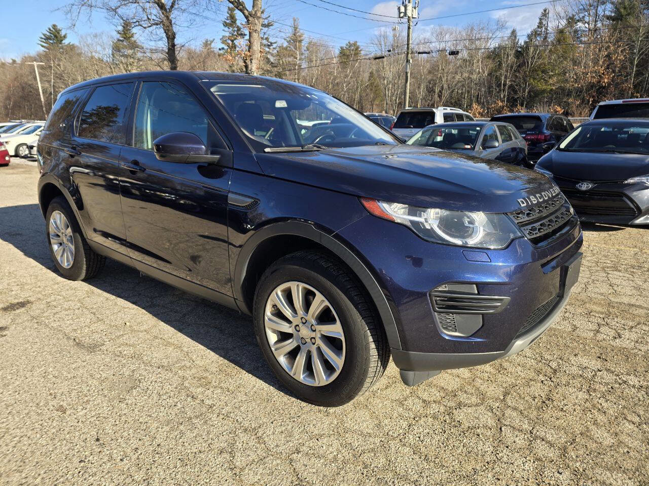 Used 2017 Land Rover Discovery Sport SE image 8