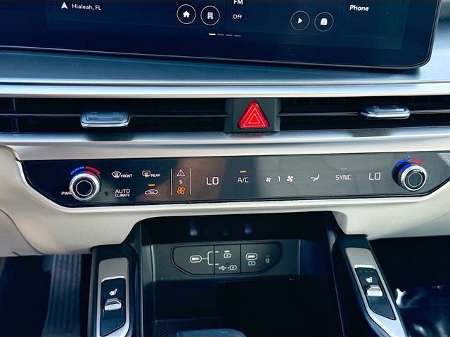 Used 2025 Kia Sorento S w/ Panoramic Sunroof Package FWD image 16