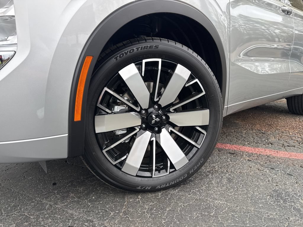 New 2026 Mitsubishi Outlander SEL FWD video 2