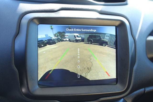 Used 2023 Jeep Renegade Altitude w/ Sun/Sound Group AWD/4WD image 32