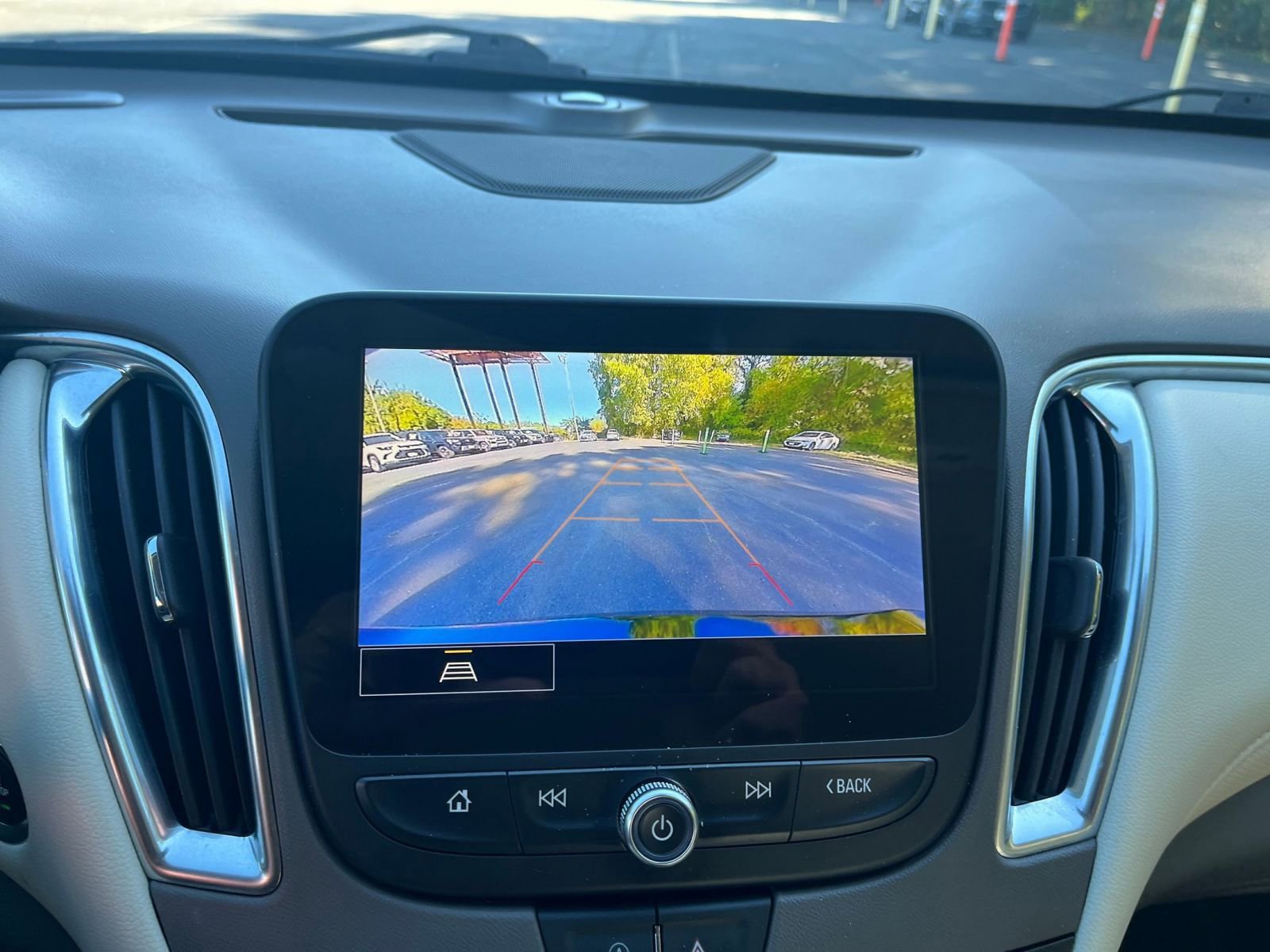 Used 2024 Chevrolet Malibu LT image 17