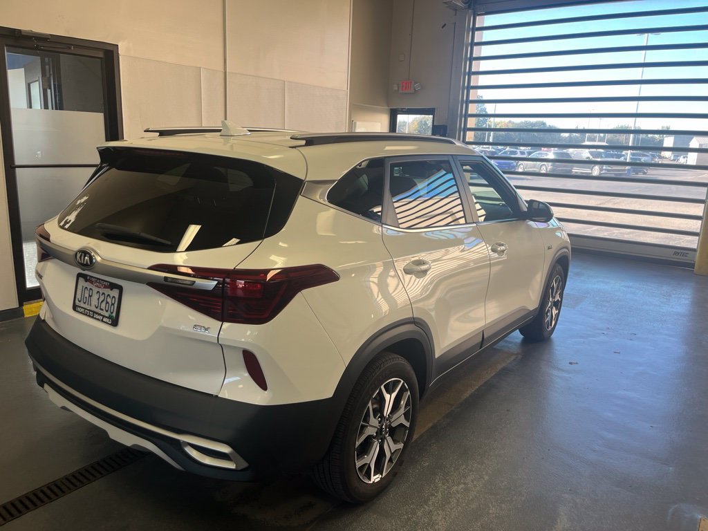 Used 2021 Kia Seltos EX AWD/4WD image 7
