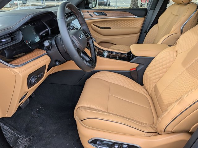 New 2026 Jeep Grand Cherokee Summit w/ Obsidian Package image 4