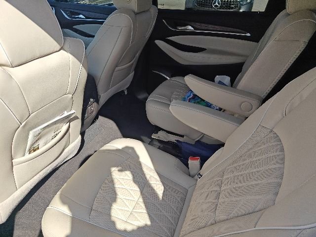 Used 2024 Buick Enclave Avenir image 20