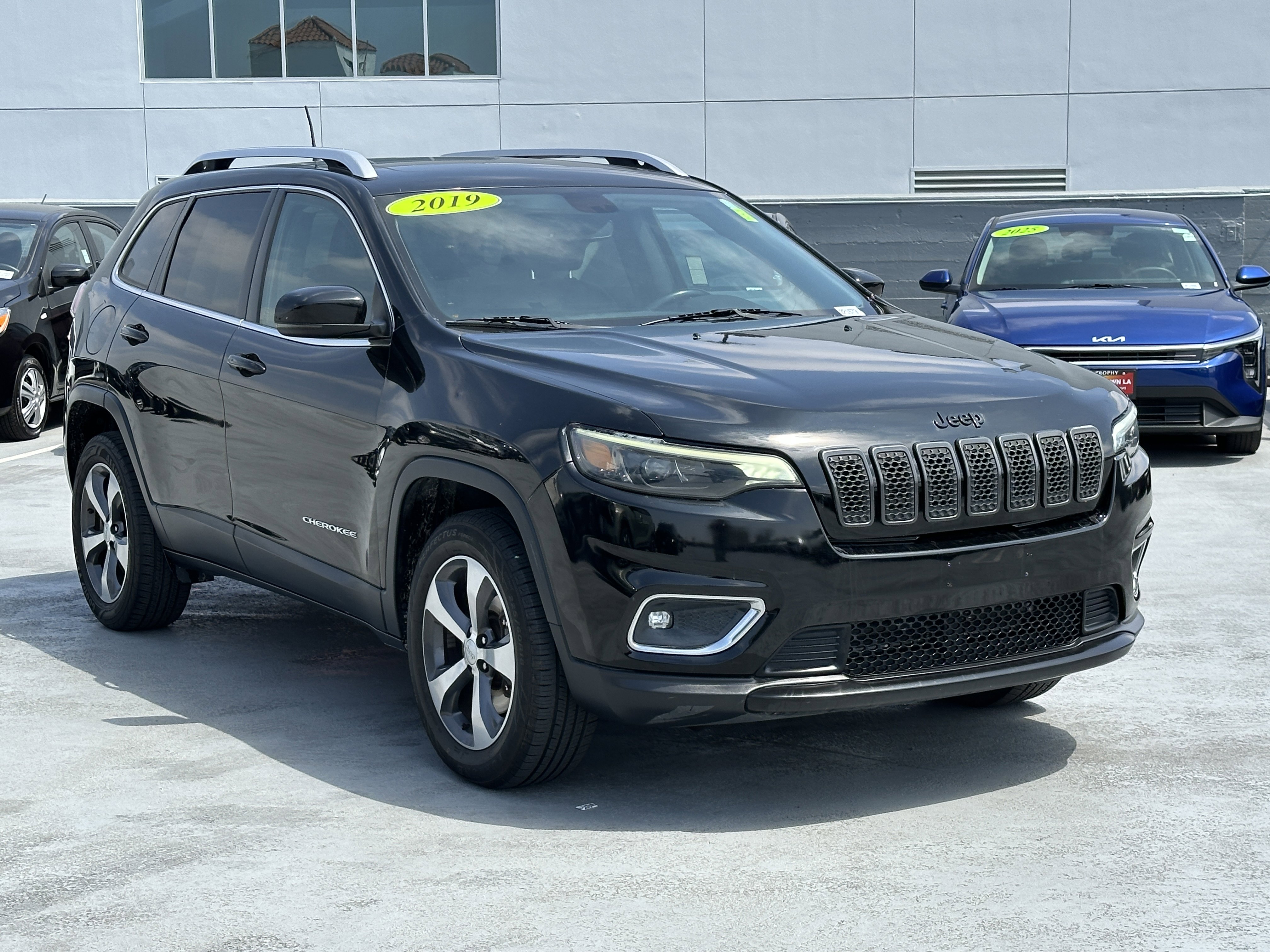 Used 2019 Jeep Cherokee Limited AWD/4WD image 10