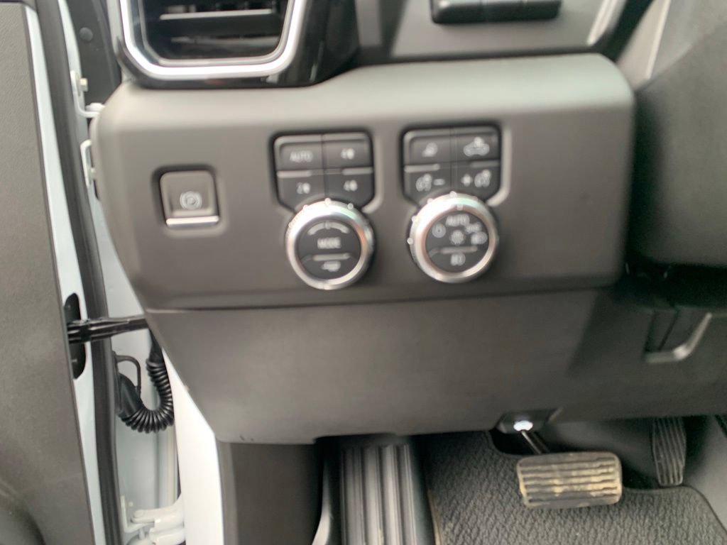 Used 2024 GMC Sierra 3500 Denali w/ Denali Reserve Package AWD/4WD image 48