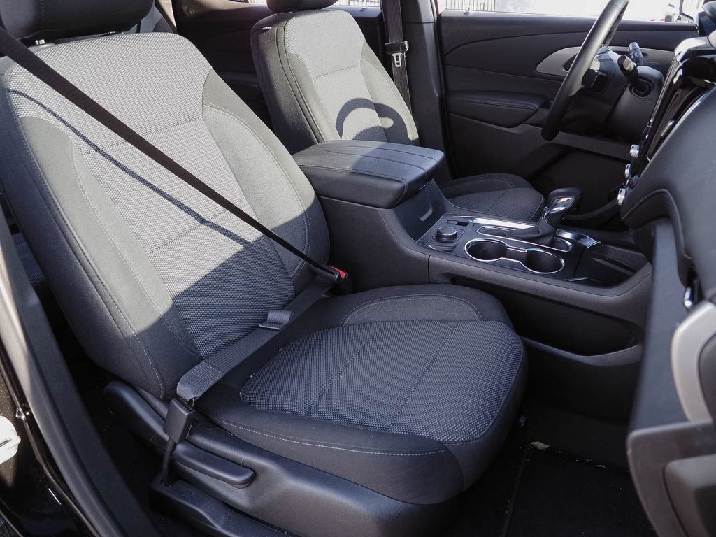 Used 2023 Chevrolet Traverse LT FWD image 8