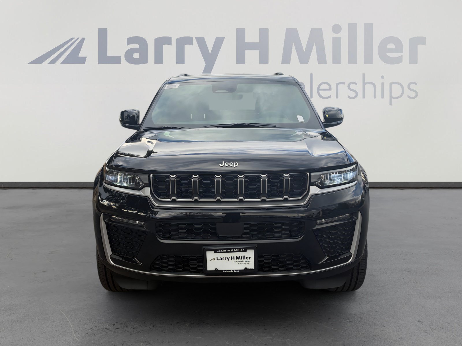 New 2026 Jeep Grand Cherokee Limited w/ Trailer Tow Package AWD/4WD image 8