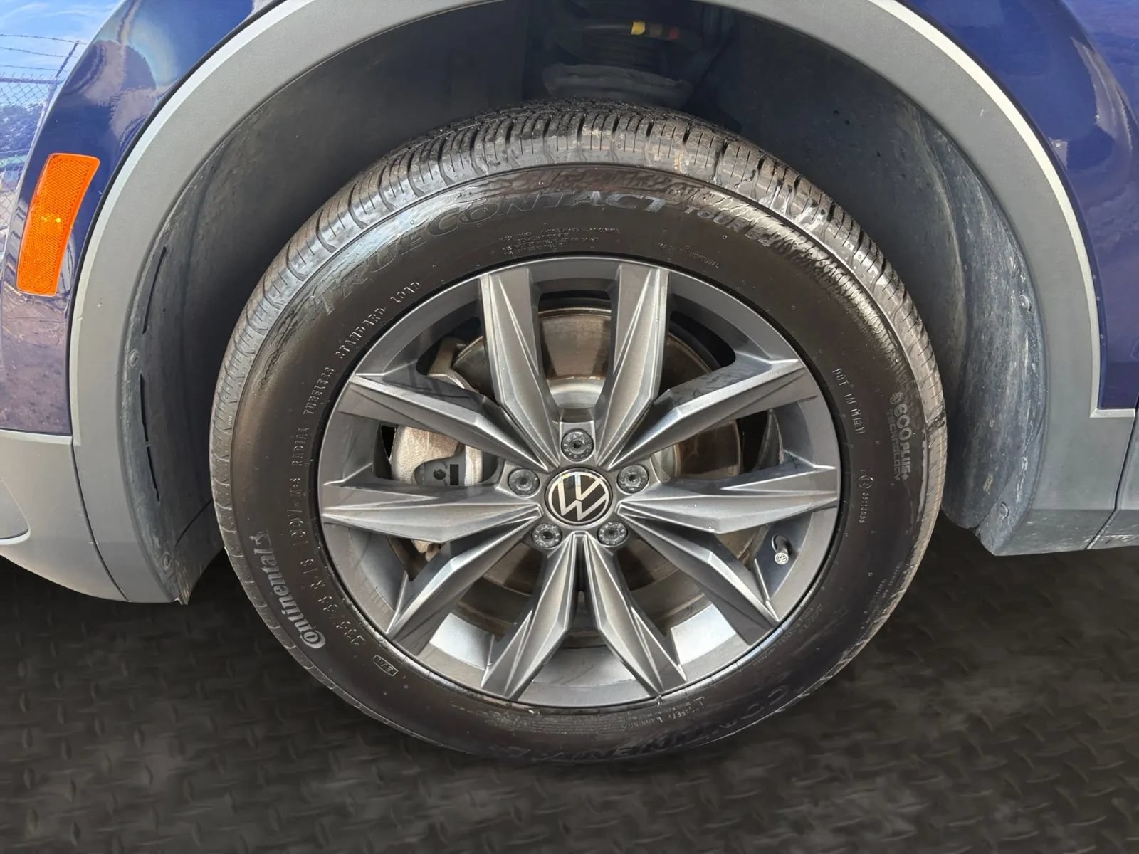 Used 2023 Volkswagen Tiguan SE w/ Panoramic Sunroof Package AWD/4WD image 36