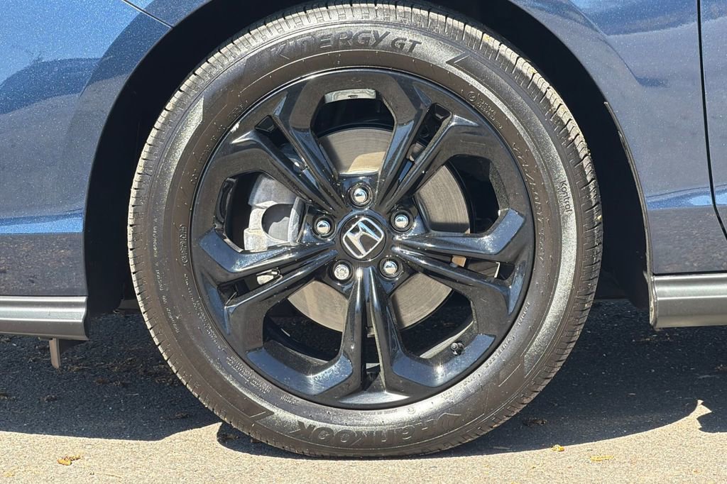 Certified 2025 Honda Accord SE image 25