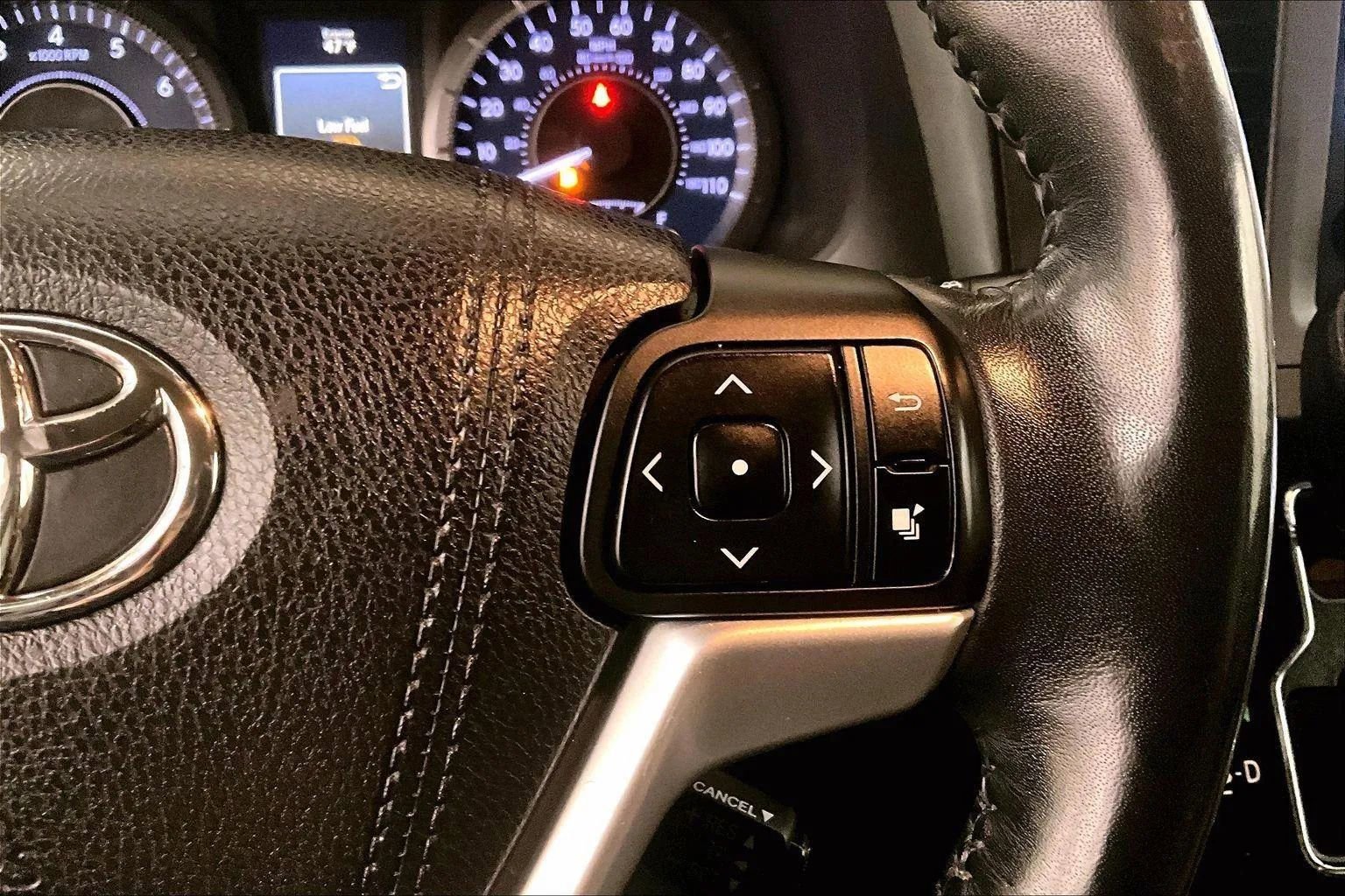 Used 2015 Toyota Sienna Limited Premium image 19