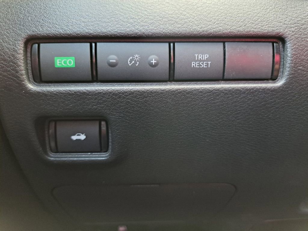 Used 2025 Nissan Sentra SV image 15