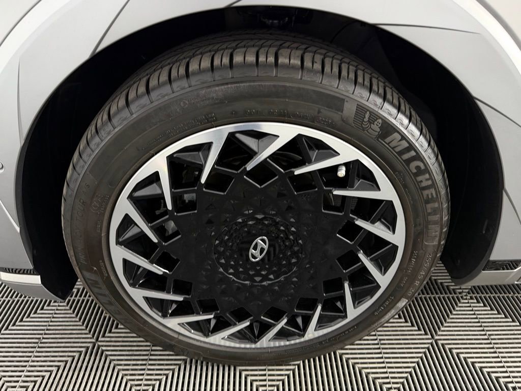 Used 2024 Hyundai Ioniq 5 Limited image 12