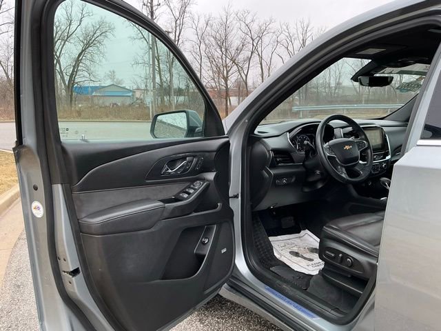 Used 2023 Chevrolet Traverse High Country image 14