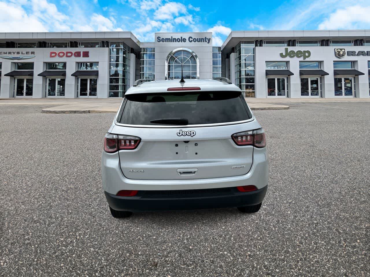 Certified 2024 Jeep Compass Latitude AWD/4WD image 7