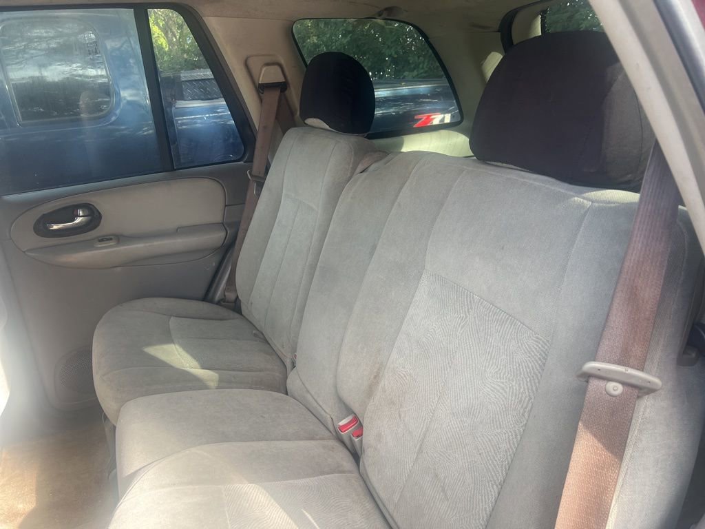 Used 2005 Chevrolet TrailBlazer LS w/ LS Preferred Equipment Group RWD image 11