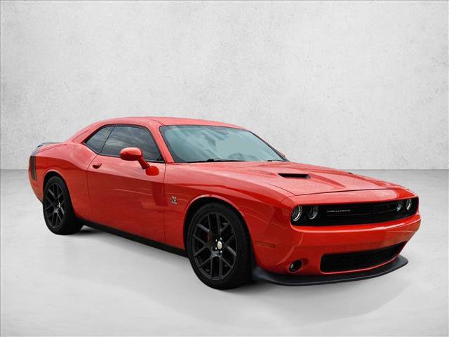 Used 2016 Dodge Challenger R/T Scat Pack w/ Leather Interior Group RWD image 3
