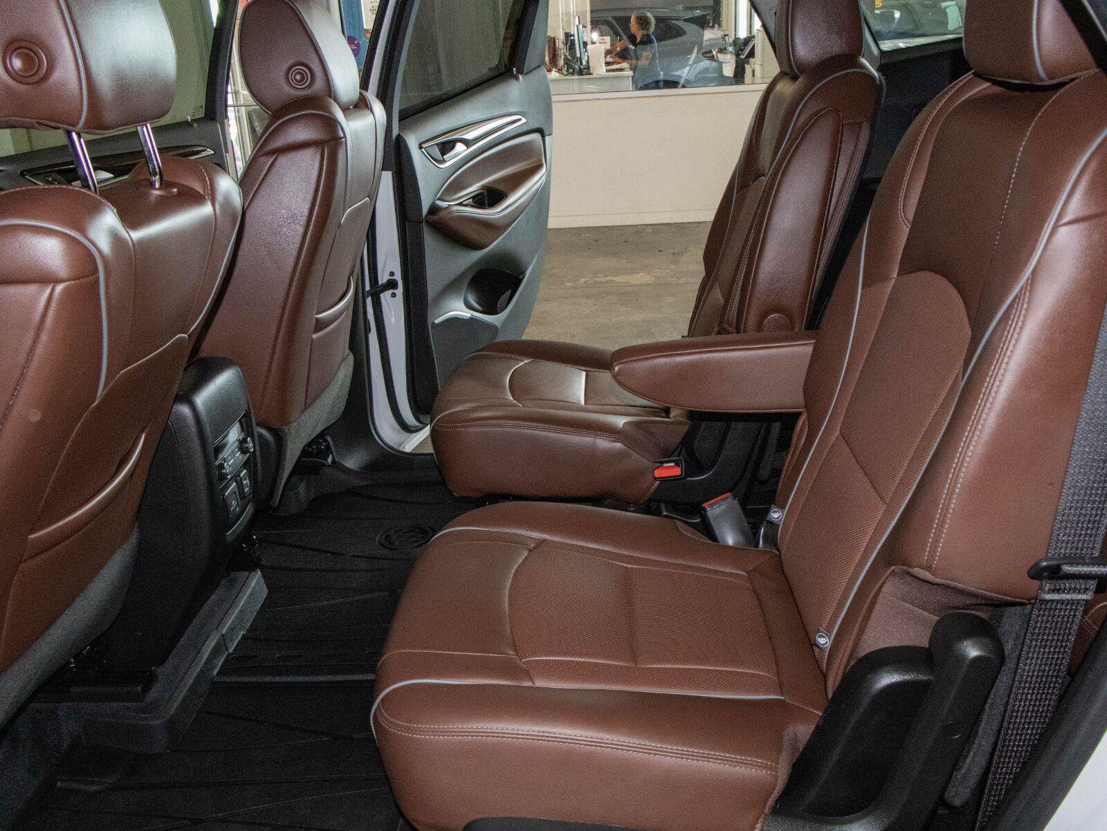 Used 2021 Buick Enclave Avenir w/ Avenir Technology Package AWD/4WD image 15