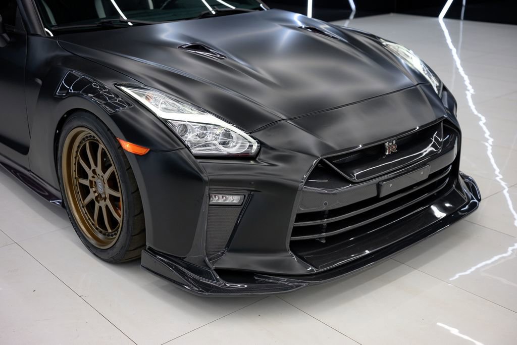 Used 2018 Nissan GT-R Premium image 4