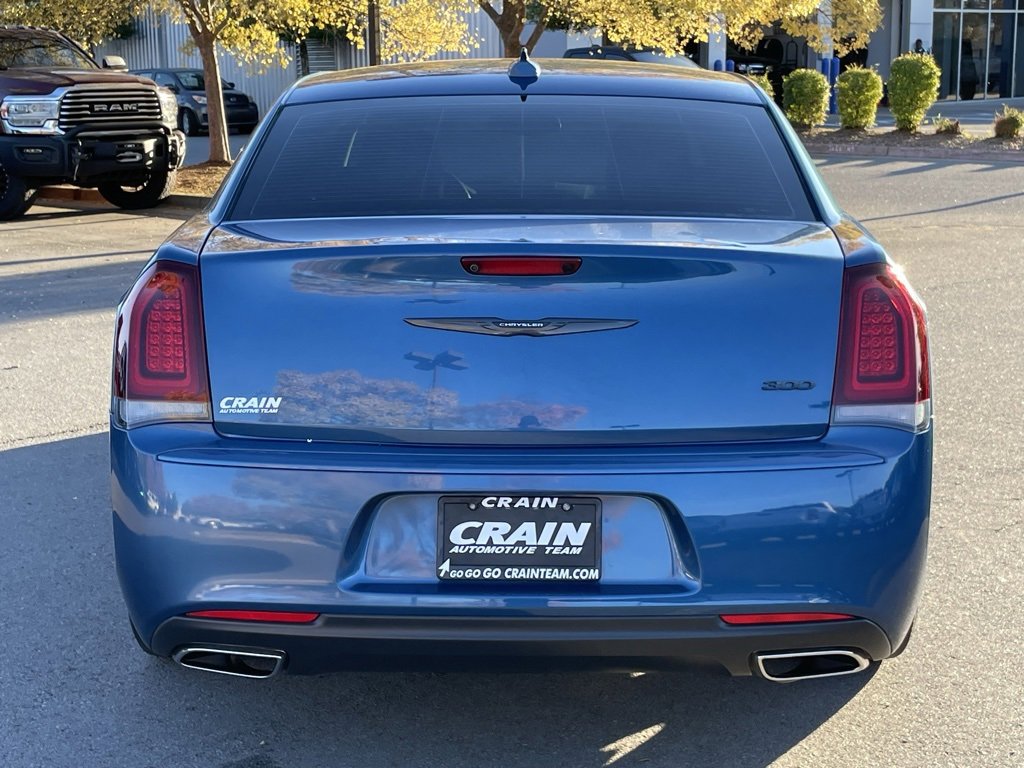 Used 2022 Chrysler 300 Touring w/ Sport Appearance Package image 6