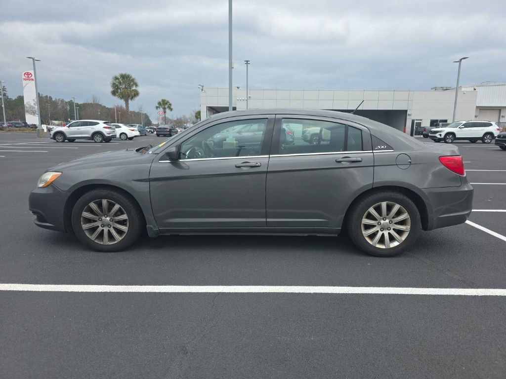 Used 2013 Chrysler 200 Touring image 3