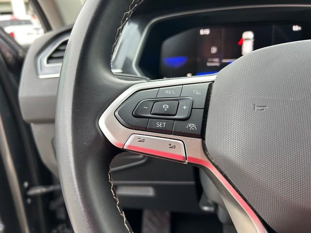 Used 2024 Volkswagen Tiguan SE FWD image 30