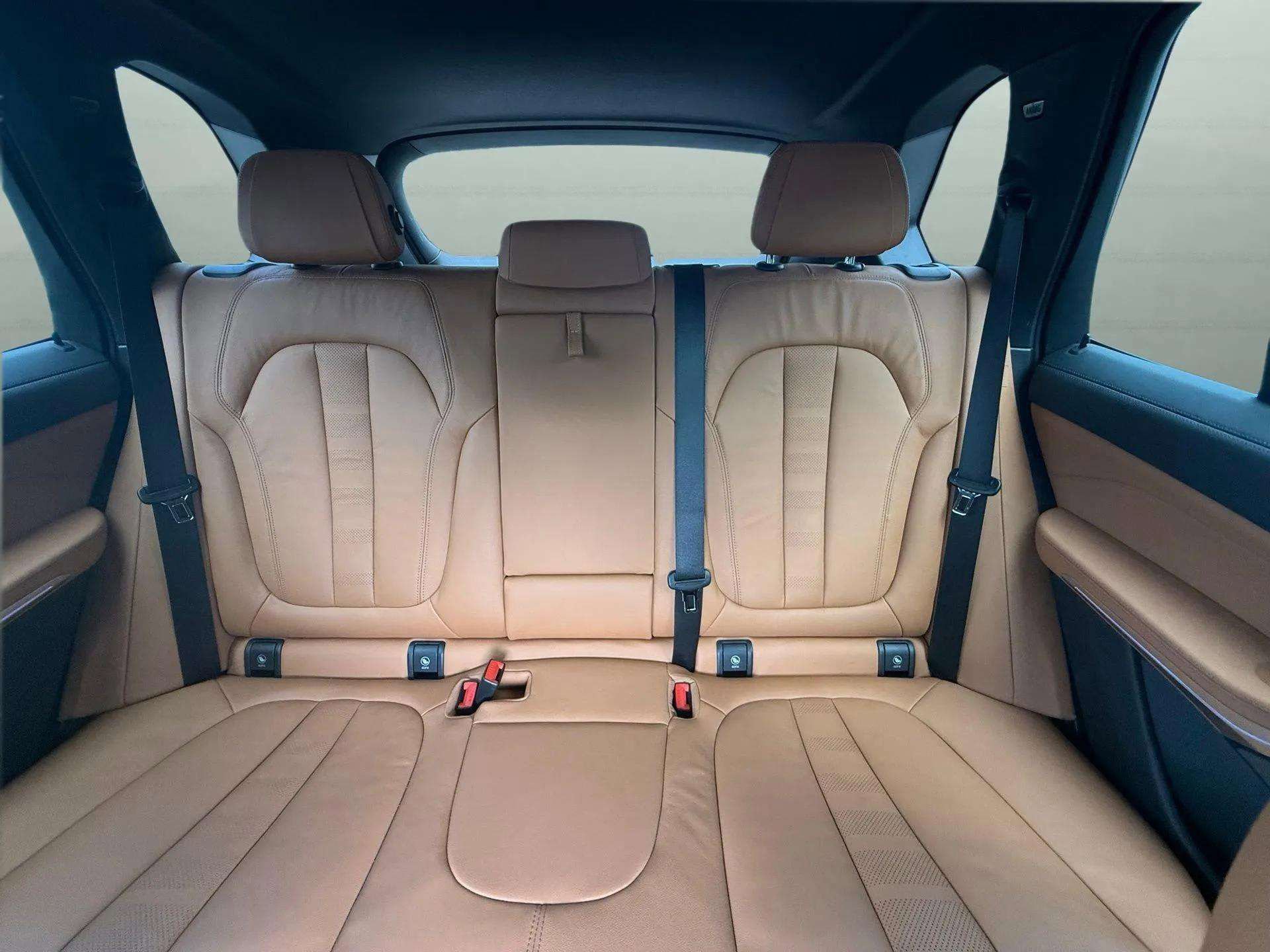 Used 2021 BMW X5 xDrive40i w/ M Sport Package image 49