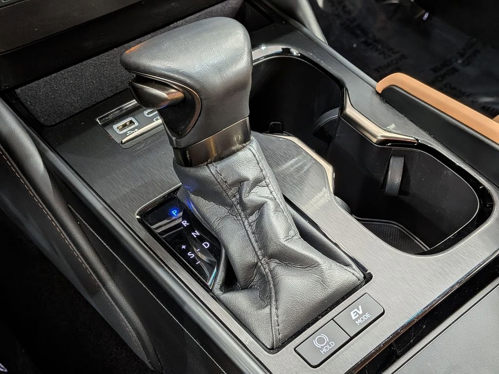 Certified 2024 Lexus ES 300h Ultra Luxury w/ Accessory Package (Z2) image 28