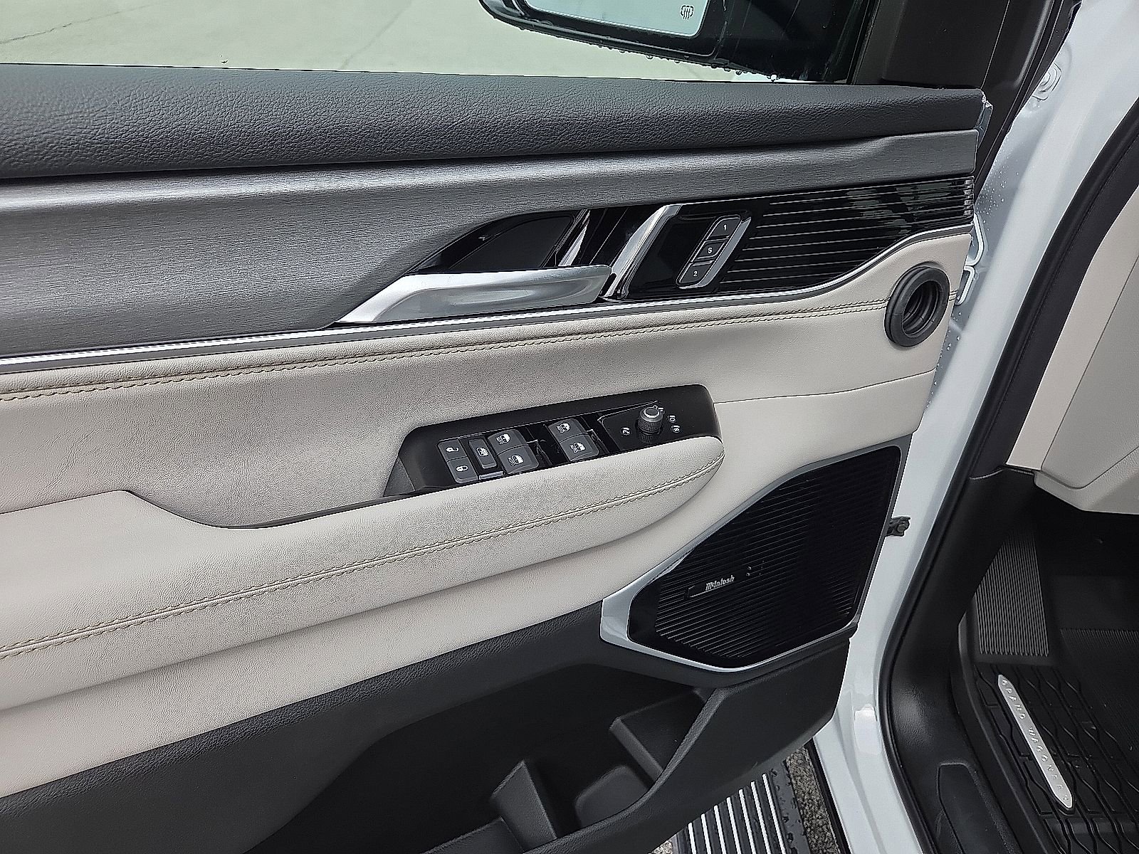 New 2026 Jeep Grand Wagoneer L Limited AWD/4WD image 15