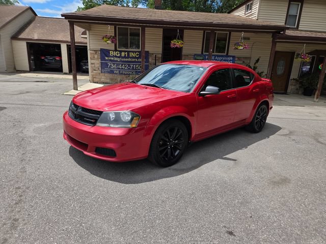Used 2013 Dodge Avenger SE w/ Blacktop Pkg FWD image 2
