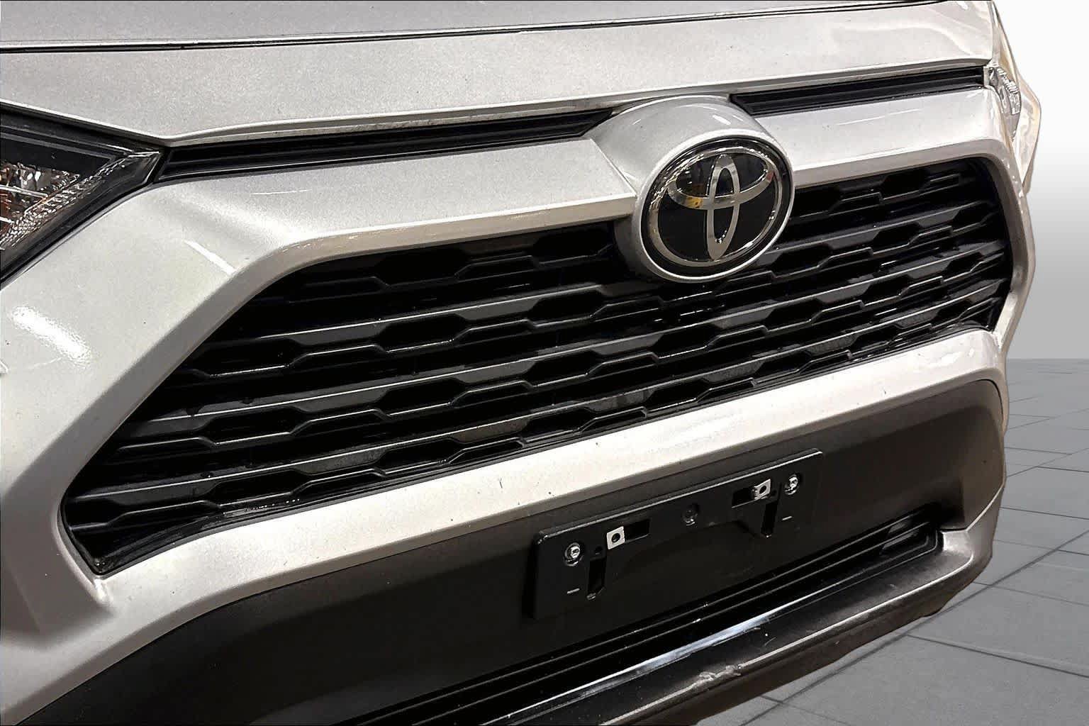Certified 2021 Toyota RAV4 LE FWD image 29