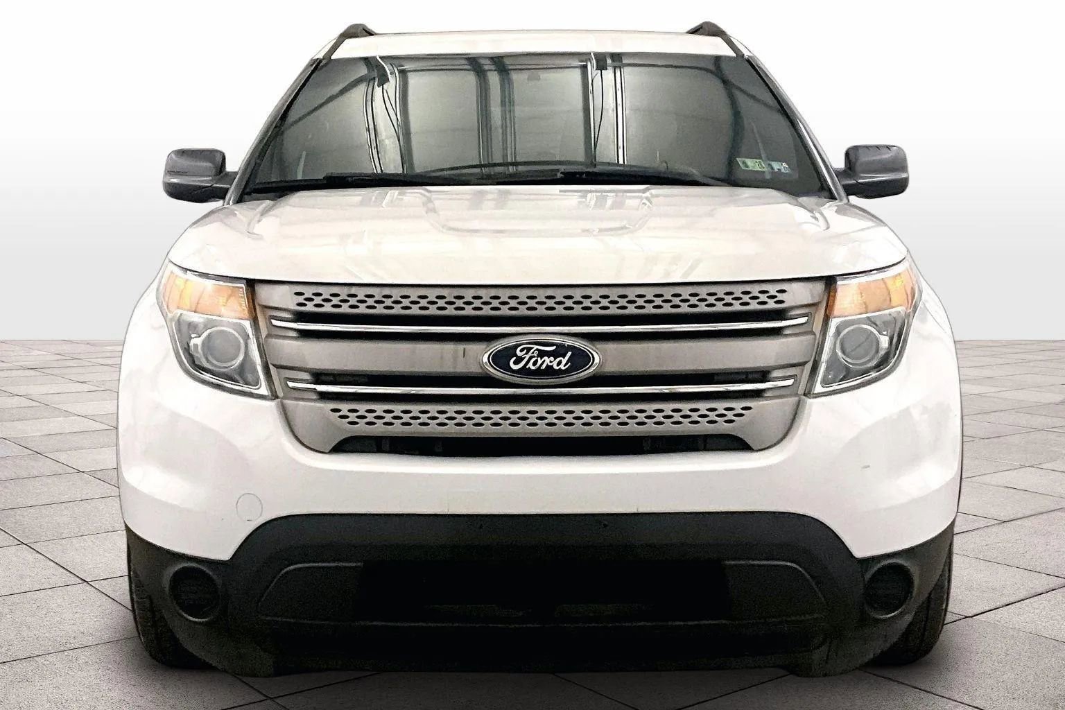 Used 2013 Ford Explorer 4WD w/ Class III Trailer Tow Pkg image 3