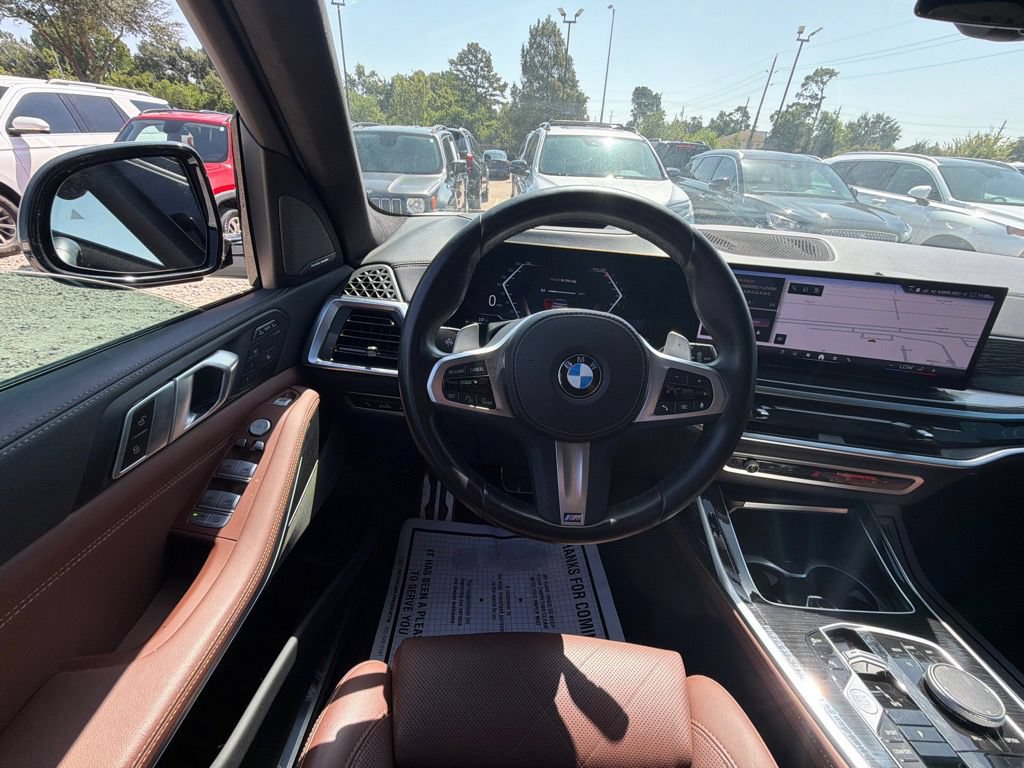 Used 2024 BMW X7 xDrive40i w/ M Sport Package AWD/4WD image 8