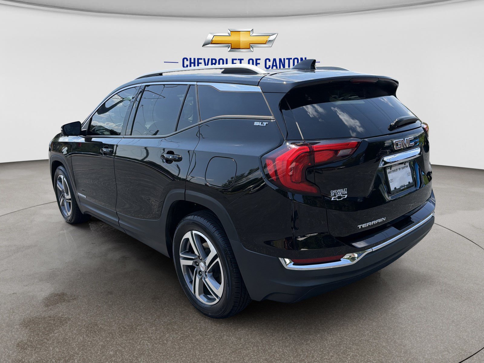 Used 2021 GMC Terrain SLT w/ Infotainment Package II FWD image 7