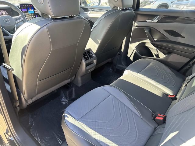 New 2026 Volkswagen Tiguan SE R-Line FWD image 10