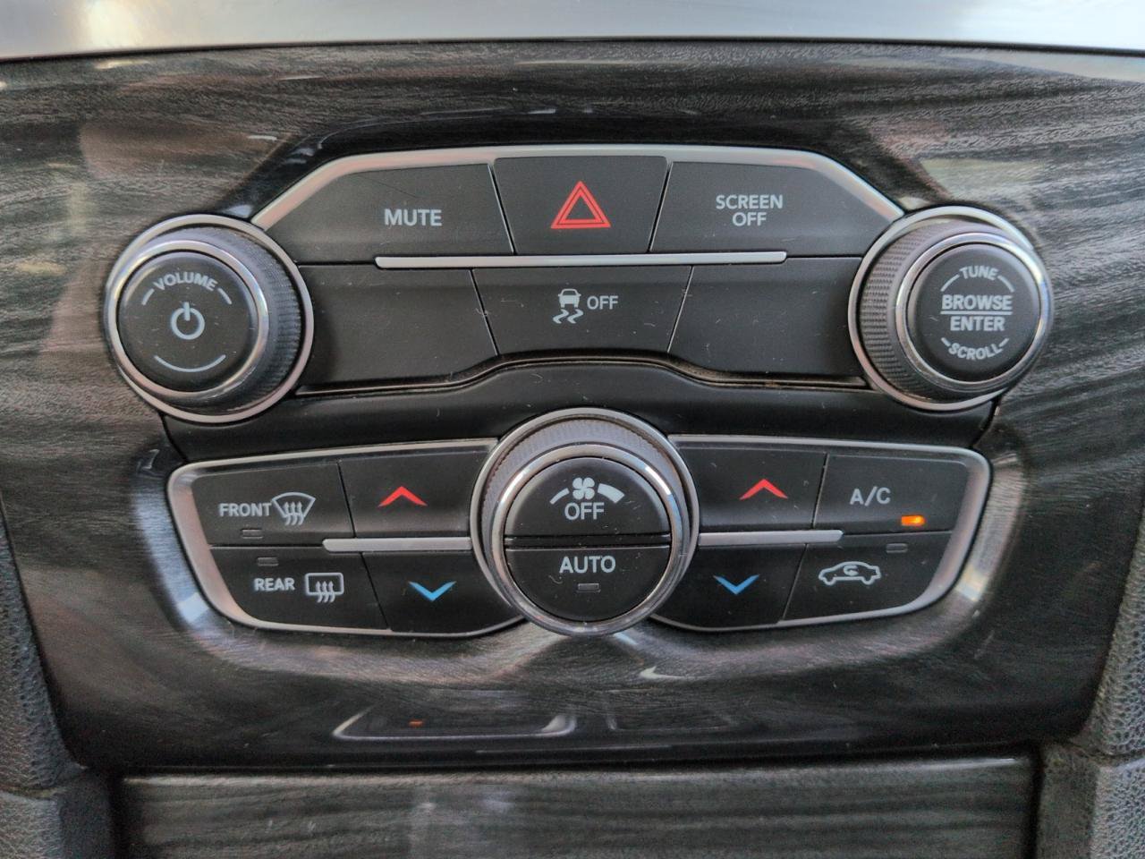 Used 2019 Chrysler 300 Touring w/ Quick Order Package 2EF RWD image 25