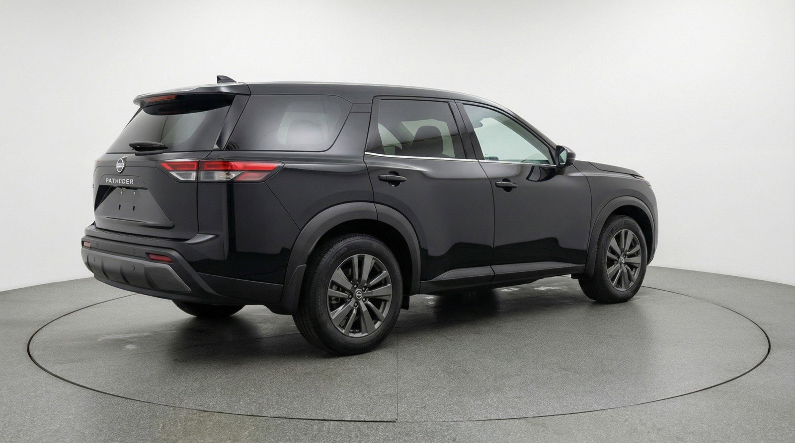 Used 2025 Nissan Pathfinder SV image 9