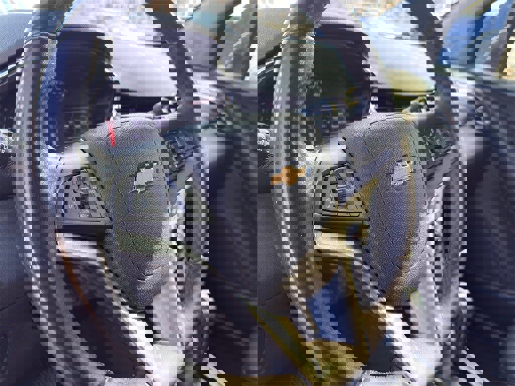 Used 2019 Chevrolet Trax LT w/ LT Convenience Package image 12