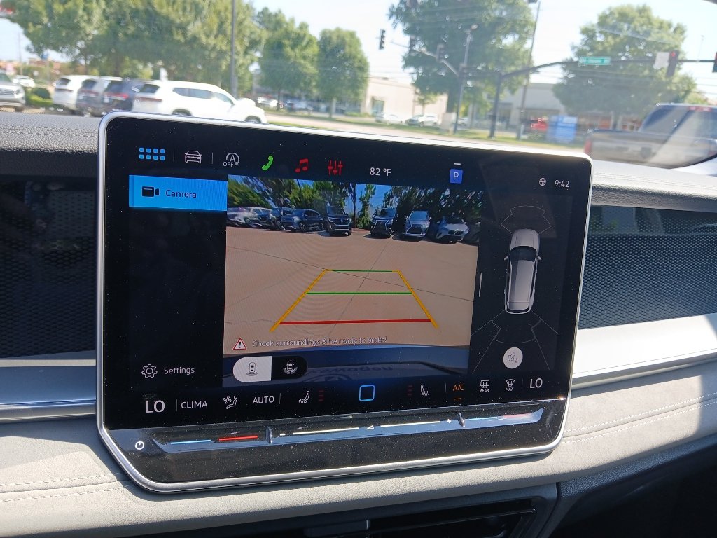 New 2026 Volkswagen Tiguan SE FWD image 28