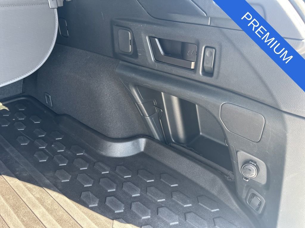 Used 2022 Subaru Outback Premium image 32