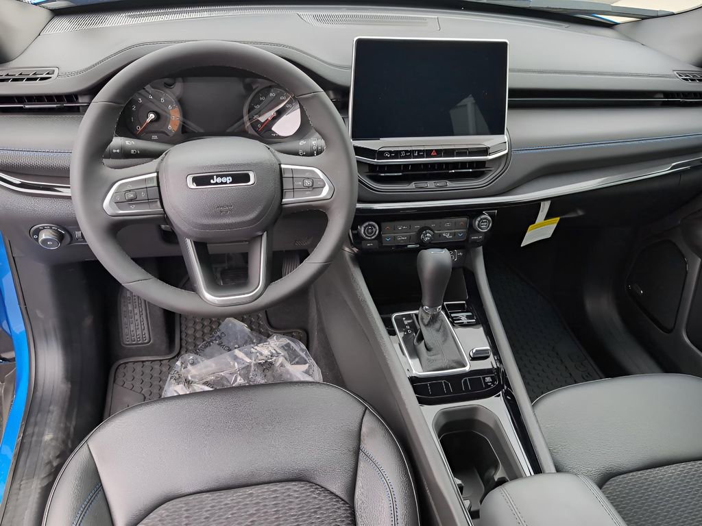 New 2025 Jeep Compass Latitude w/ Sun & Sound Group image 10