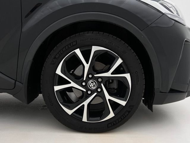 Used 2020 Toyota C-HR XLE FWD image 28