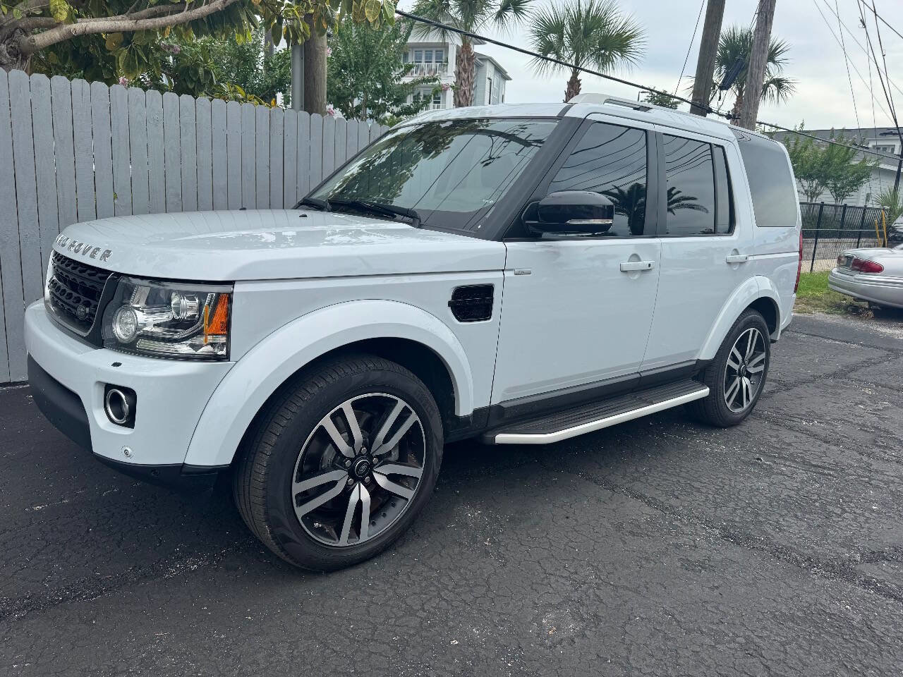 Used 2016 Land Rover LR4 HSE LUX image 16