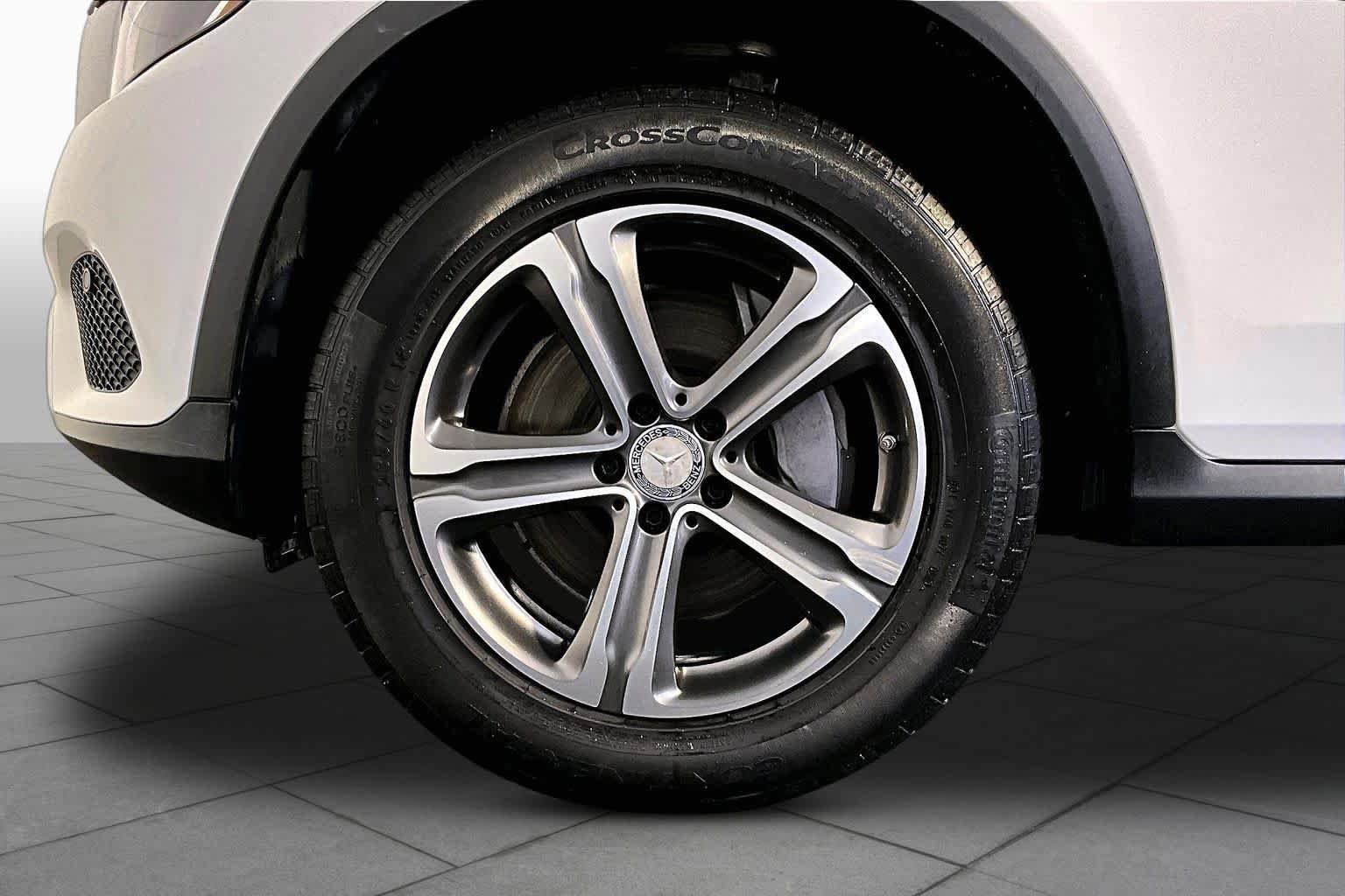Used 2017 Mercedes-Benz GLC 300 4MATIC image 11