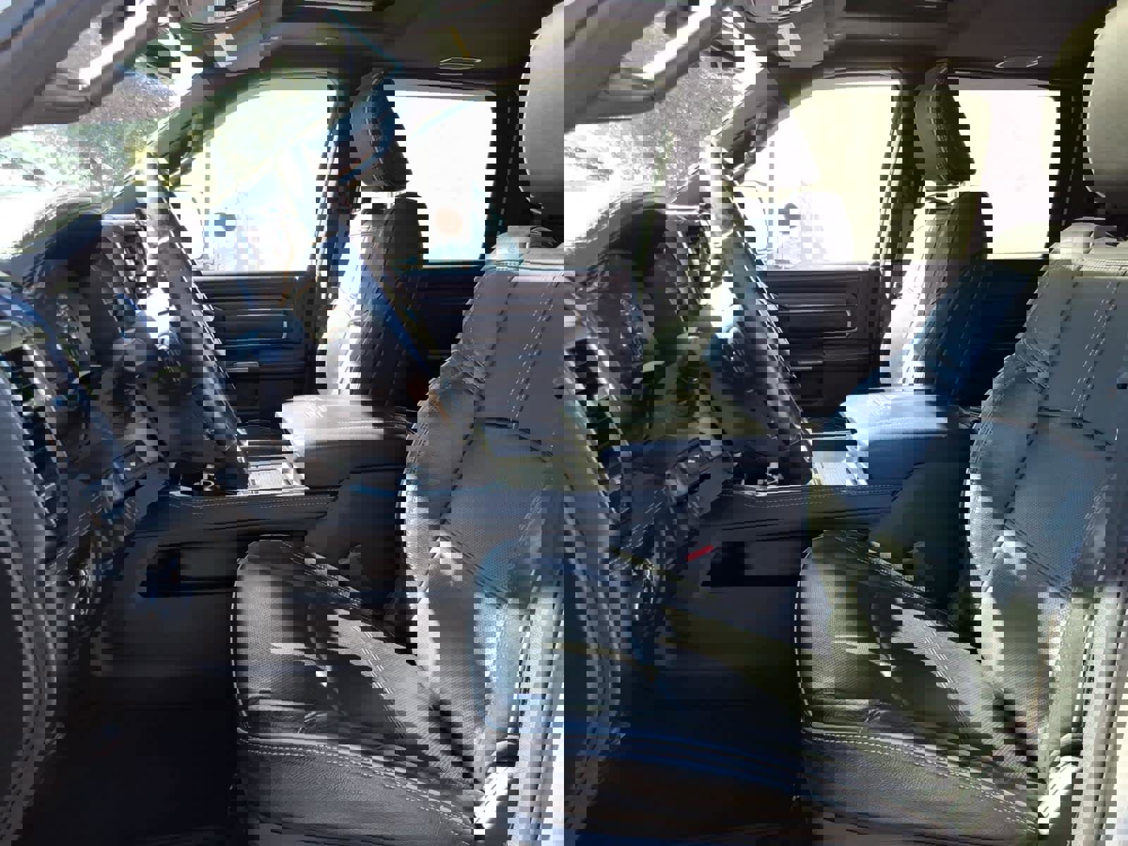 Used 2022 RAM 2500 Limited w/ Towing Technology Group image 2