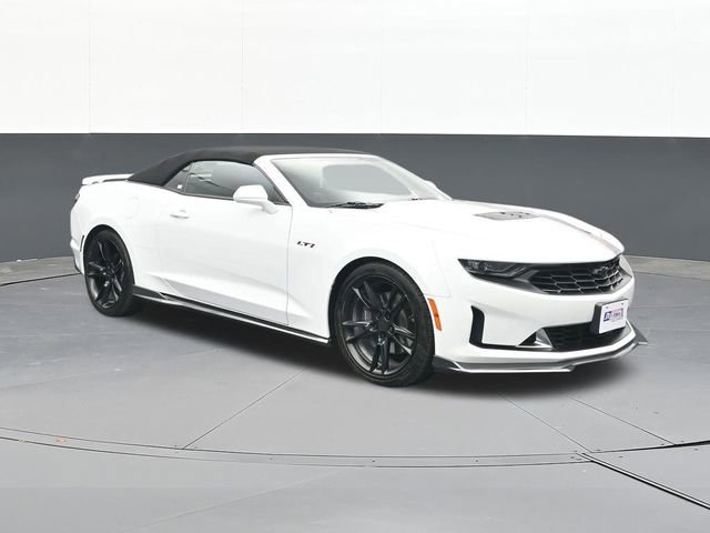 Used 2022 Chevrolet Camaro LT RWD image 1