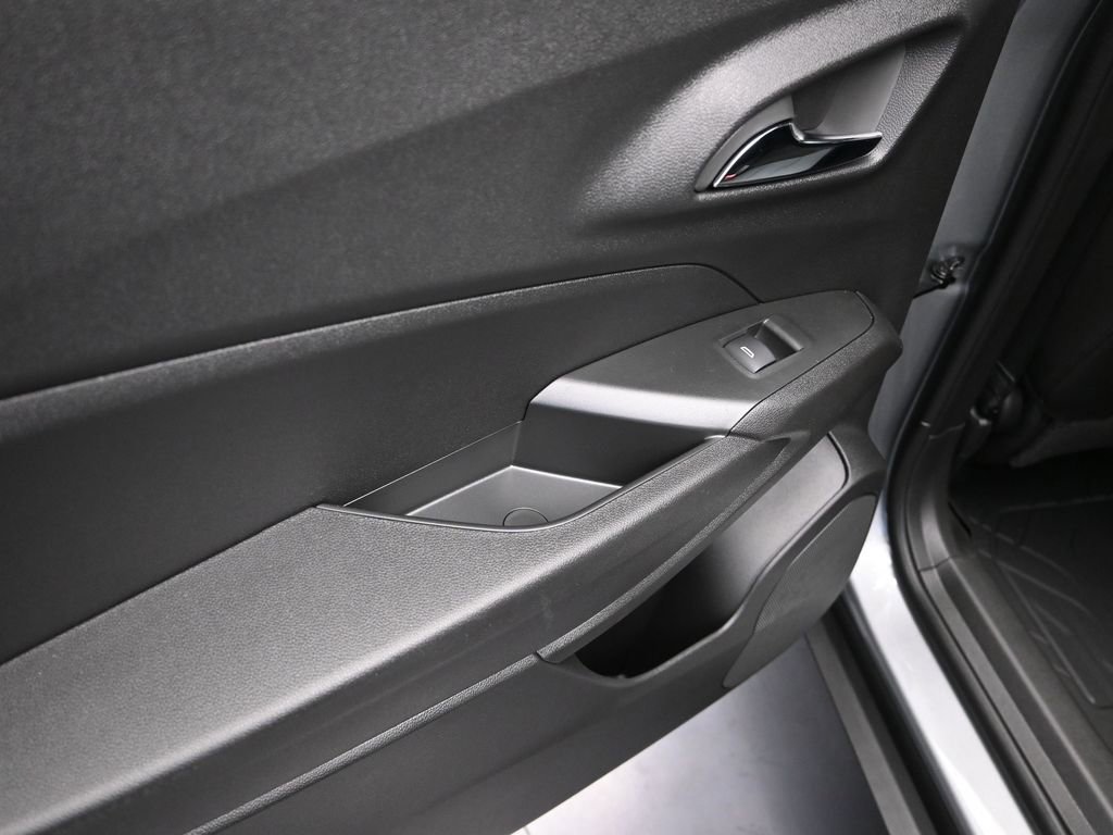 Used 2023 Toyota Camry SE image 15